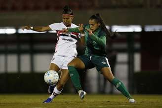 São Paulo lutou para furar a retranca do time gaúcho –