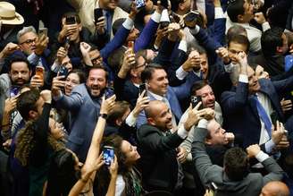 O Congresso derrubou veto do presidente Lula à Lei da Dosimetria durante sessão conjunta
