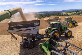 Exportações do agro brasileiro de janeiro a abril alcançaram US$ 54,594 bilhões, recorde para o período e crescimento de 3,7% ante o primeiro quadrimestre do ano passado