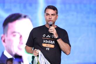Senador e pré-candidato à Presidência da República pelo PL, Flávio Bolsonaro durante o lançamento da pré-campanha ao Senado Federal do ex-secretário de Segurança Pública, Guilherme Derrite (PP), no Royal Palm Plaza Hotel, em Campinas, nesta sexta-feira, 15 de maio de 2026.