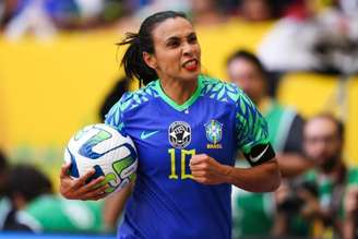 Marta lamentou atuação de árbitra espanhola na derrota para as americanas por 1 a 0 na Arena Castelão