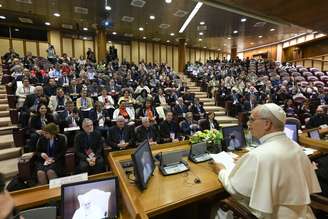 Papa se reuniu com embaixadores e depois com eclesiásticos