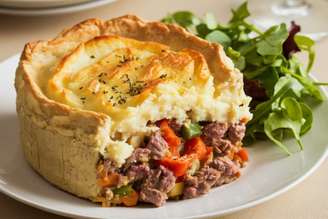 Torta proteica de carne com legumes
