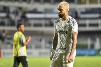 Gabigol em empate do Santos contra o San Lorenzo