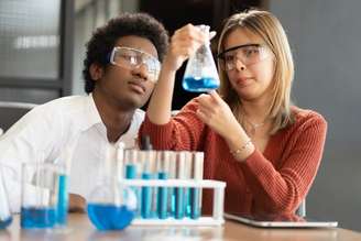 Olimpíadas científicas podem ampliar oportunidades educacionais e ajudar no desenvolvimento dos estudantes
