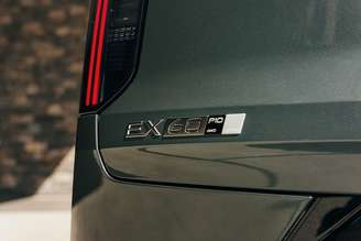 Volvo EX60 Ultra P10