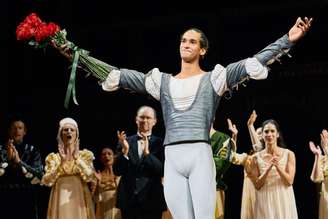 Brasileiro Davi Ramos voou alto ao se tornar Principal Artist do The Australian Ballet