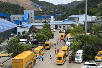 O acidente na mina de carvão, na província de Shanxi, no norte da China, deixou 82 mortos e nove pessoas ainda presas nos escombros, segundo a agência de notícias Xinhua.