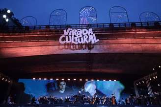 Logotipo da Virada Cultural durante as apresentações de sábado, 23 de maio de 2026, no palco Anhangabaú.