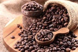 Uso culinário do café cresce em receitas que combinam intensidade aromática e contraste de sabores