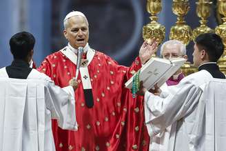 Papa Leão XIV comandou missa de Pentecostes neste domingo