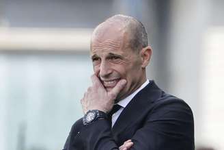 Allegri e três diretores foram demitidos do clube italiano