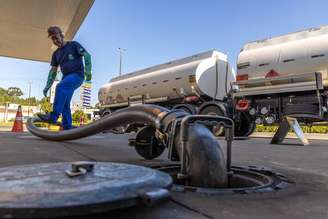 Aproximadamente 15% da demanda de gasolina e 30% do diesel no Brasil são atendidos por importações |
