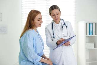 Mulheres que realizam check-ups periódicos têm mais chances de receber diagnósticos precoces e tratamentos mais eficazes