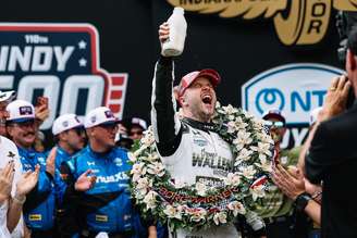 Felix Rosenqvist vence a Indy 500 de 2026