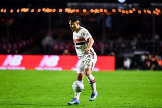 São Paulo joga pela vitória para ficar com a liderança do grupo