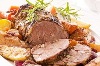 Carne assada com legumes