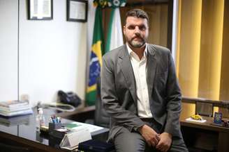 Para garantir o apoio do governo para a aprovação na Câmara, Lupion discutiu o seu parecer com o ministro do Planejamento e Orçamento, Bruno Moretti