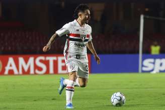 Artur celebra o fim do jejum de São Paulo. 