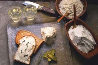 Cream cheese ou creme de ricota: qual é a opção mais saudável para sua dieta?