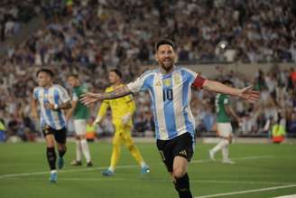 Messi comemora gol pela seleção da Argentina