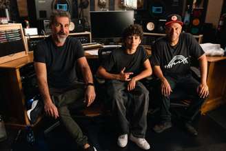 Serj Tankian com Roman e Tom Morello