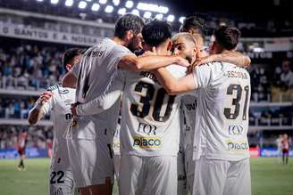 Santos derrotou o Vitória por 3 a 1 neste sábado (30), pelo Campeonato Brasileiro –