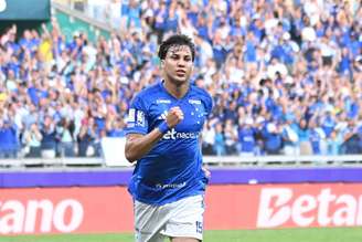 Kaio Jorge (Cruzeiro) celebrando seu gol contra a Chapecoense, no dia 24.05.2026. 