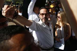 Controverso advogado superou o candidato progressista Ivan Cepeda