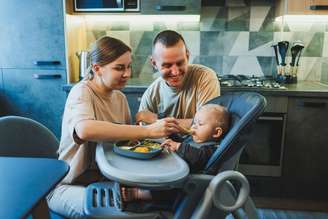 A forma como a introdução alimentar é conduzida pode influenciar o crescimento e o comportamento alimentar da criança