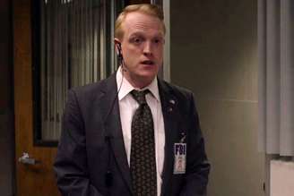 Owain Rhys Davies como agente Wilson em 'Twin Peaks'
