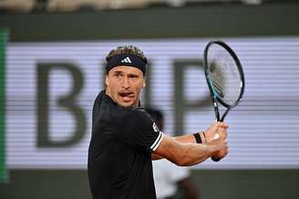 Alexander Zverev confirma favoritismo contra Jodar e avança à semi de Roland Garros