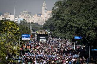 A Marcha para Jesus percorre 3,5 km do centro até a zona norte de São Paulo.