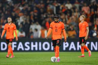Memphis Depay entrou no 2º tempo na derrota da Holanda