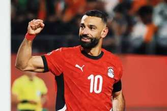 Salah comemora gol pela seleção do Egito 