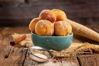 bolinho de chuva assado sem glúten.