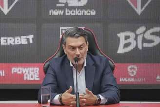 Rui Costa vem sofrendo represálias de todos os lados no São Paulo –
