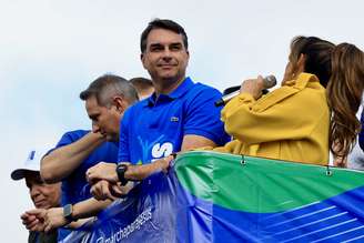 Flávio Bolsonaro durante a 34ª Marcha para Jesus na cidade de São Paulo