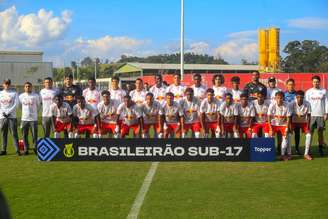 Jogadores do time sub-17 do Red Bull Bragantino. 