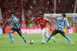 Inter e Grêmio têm 16 jogadores com futuro indefinido após a Copa do Mundo — 