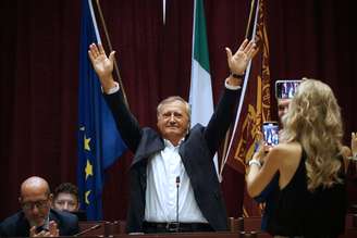 Brugnaro encerrou seu mandato recentemente