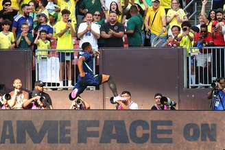 Endrick comemora gol do Brasil