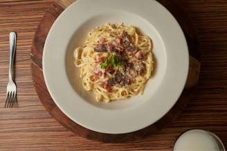 macarrão à carbonara light.