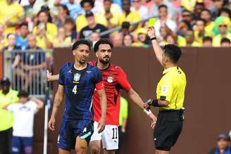 Marquinhos leva cartão amarelo em jogo contra o Egito