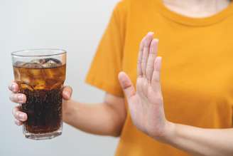Entenda o que acontece com o corpo após cortar o consumo de refrigerante