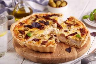 Quiche proteica de frango com tomate seco