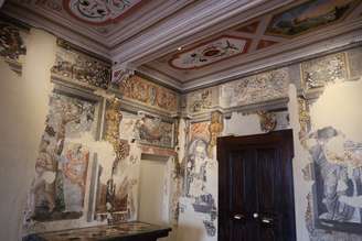 Afrescos dos séculos 16 e 17 foram descobertos em biblioteca da Casa Leopardi