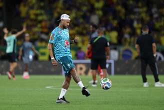 Neymar Jr. brinca com a bola antes do amistoso internacional entre Brasil e Panamá, no Estádio do Maracanã, em 31 de maio de 2026, no Rio de Janeiro, Brasil