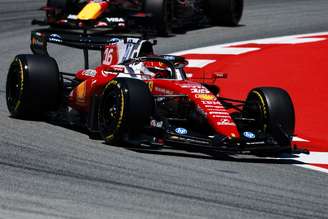 Charles Leclerc abandonou o GP de Mônaco após problemas nos freios 