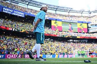 Neymar antes de partida do Brasil